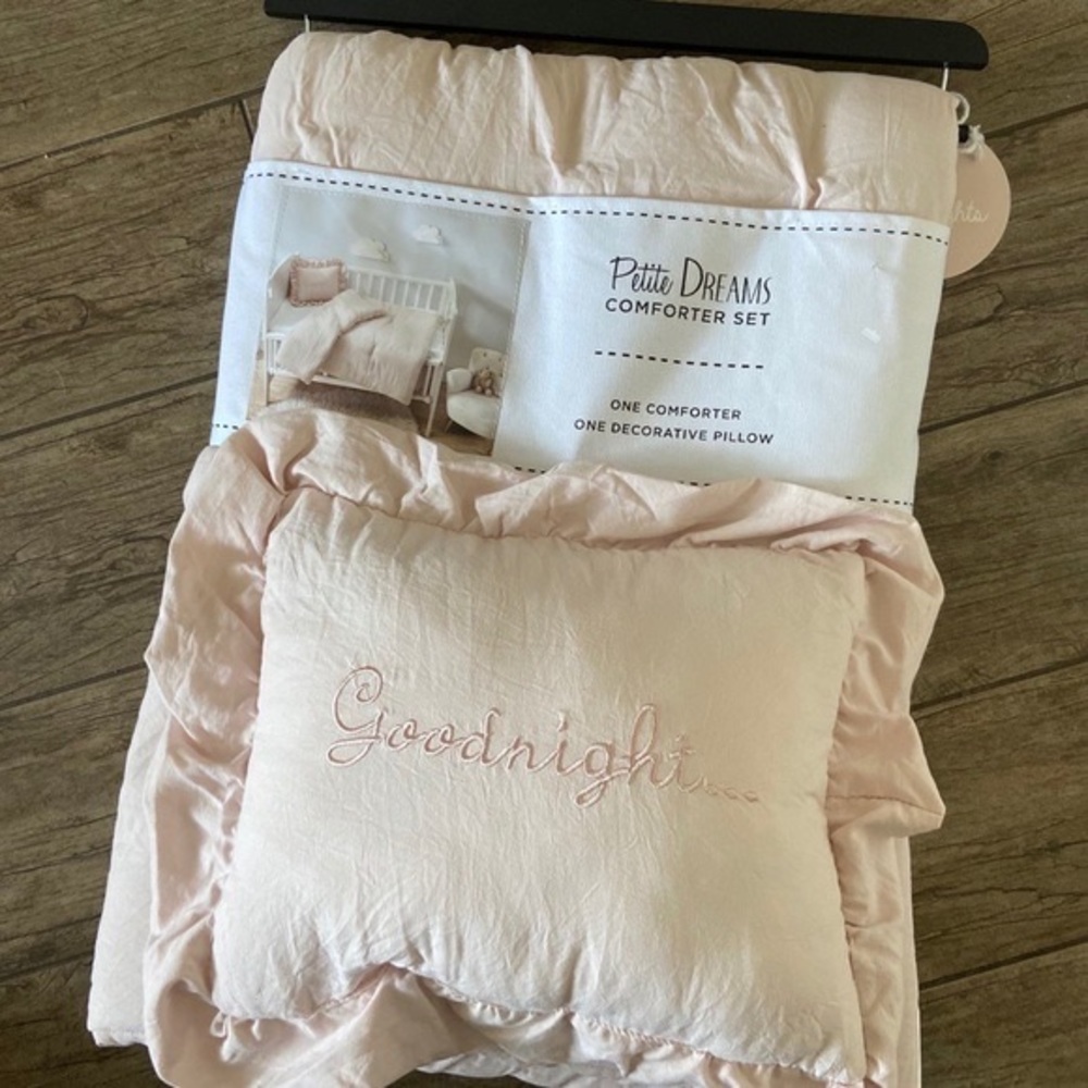 Baby girl comforter set